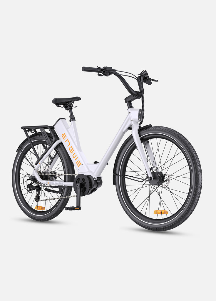 Ein weißes Engwe P275 ST Urban E-Bike