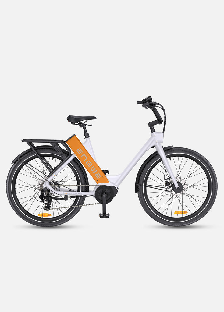 Ein weiß-oranges City-E-Bike Engwe P275 ST