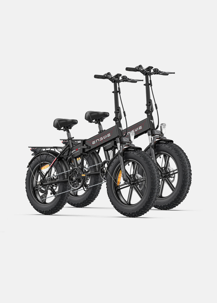 Zwei schwarze Engwe Ep-2 Pro E-Bikes