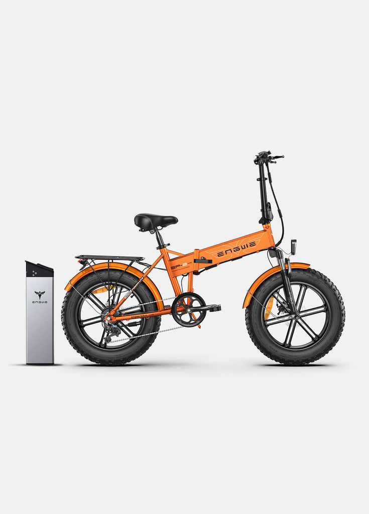 ein orangefarbenes Engwe Ep-2 Pro E-Bike und ein zusätzlicher Akku