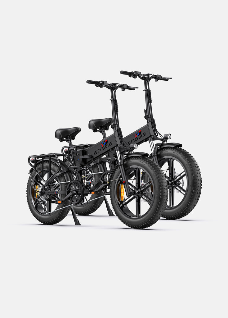2 schwarze Engwe Engine Pro E-Bikes