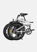 ein gefalteter weißer Engwe Engine x